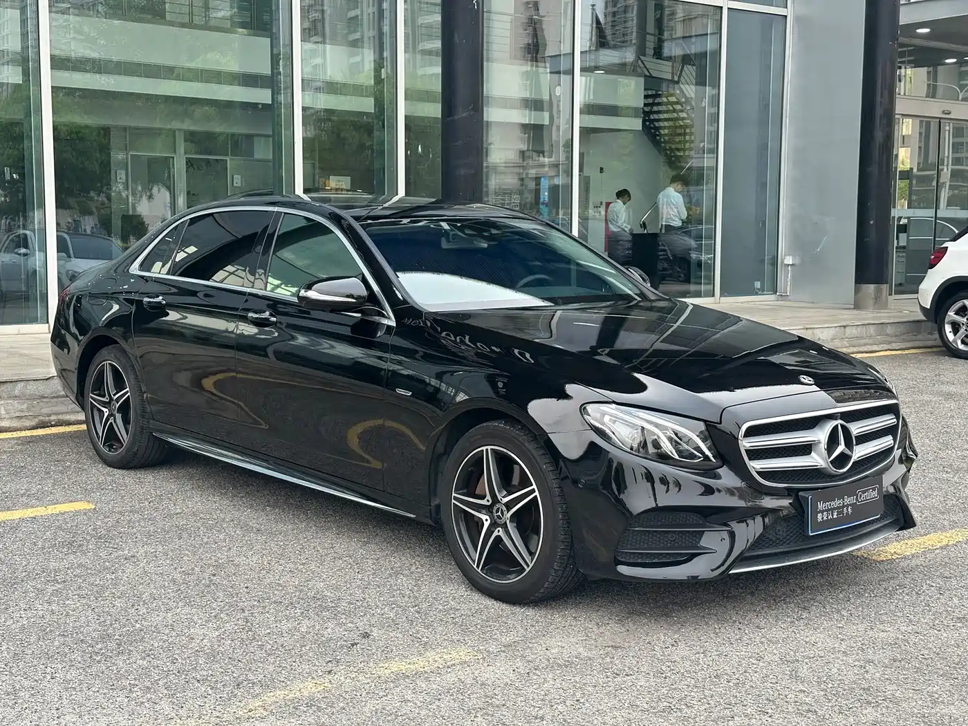 Mercedes-Benz E-Class 2020 Facelift E 300 L Sport Exclusive фото 3