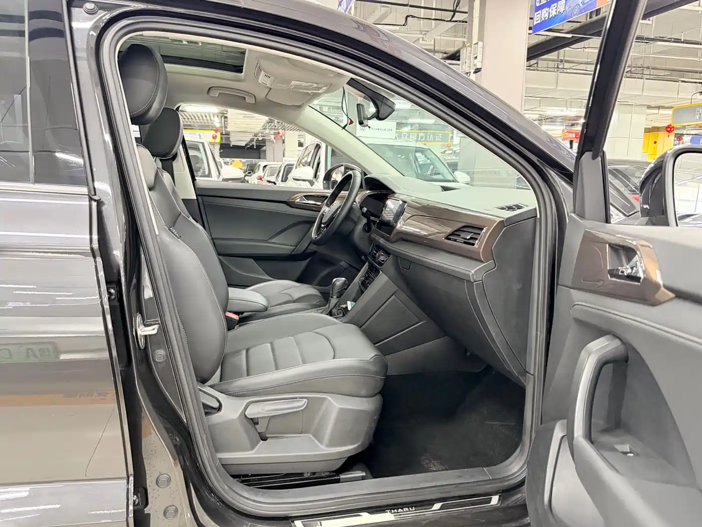 Volkswagen Tharu 2022 280TSI FWD Luxury Edition фото 13