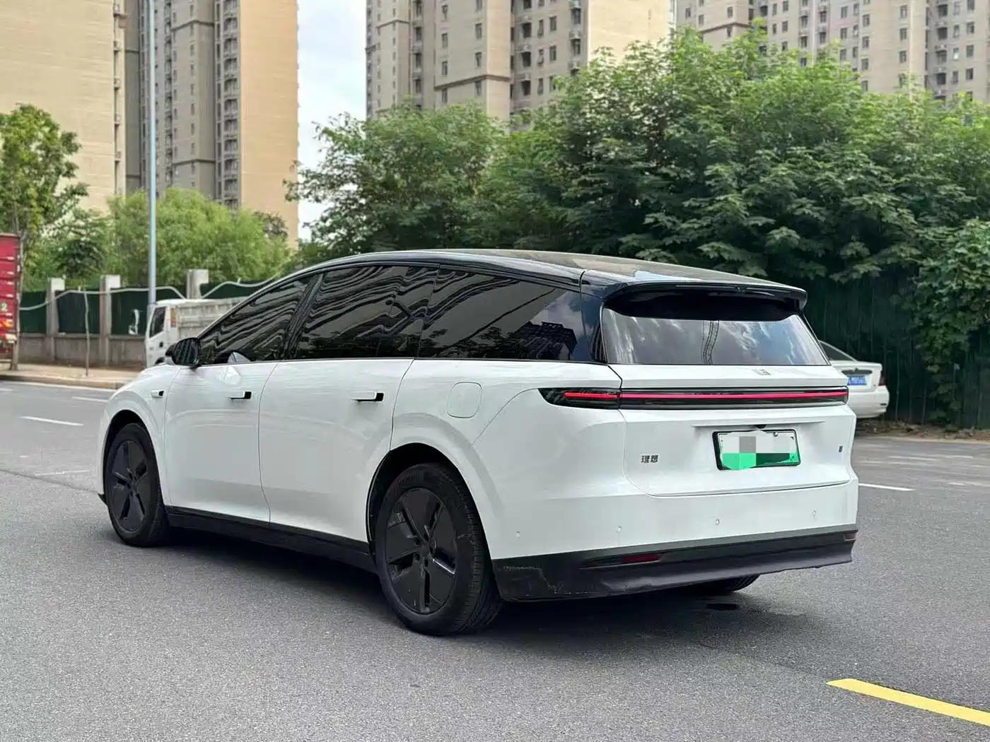 Li Auto Li i8 2026 2025 Standard Edition