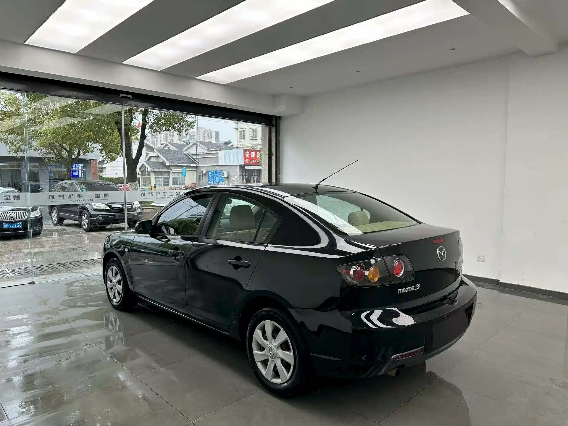 Фото 7 - Mazda 3