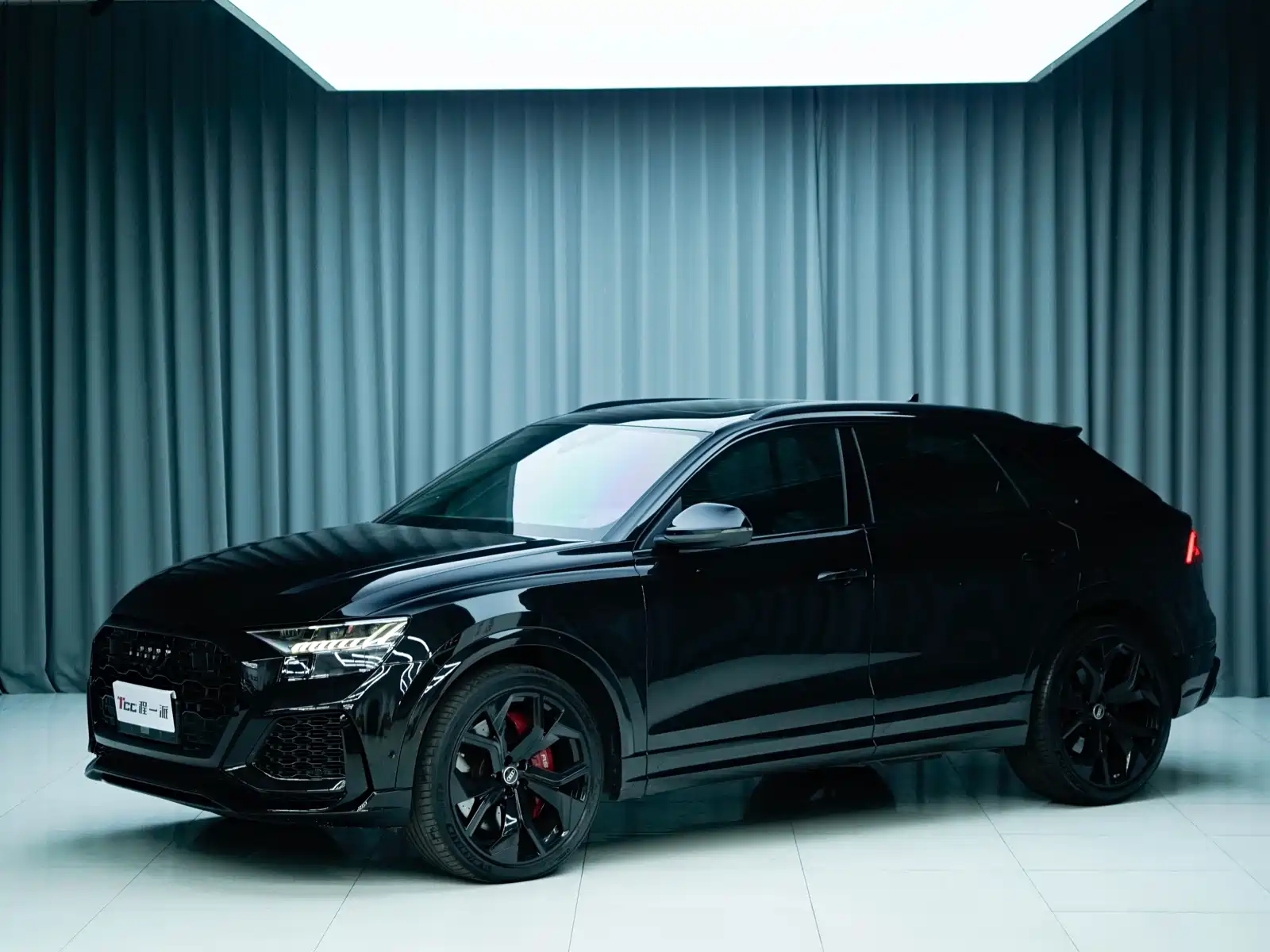 Фото 11 - Audi RS Q8