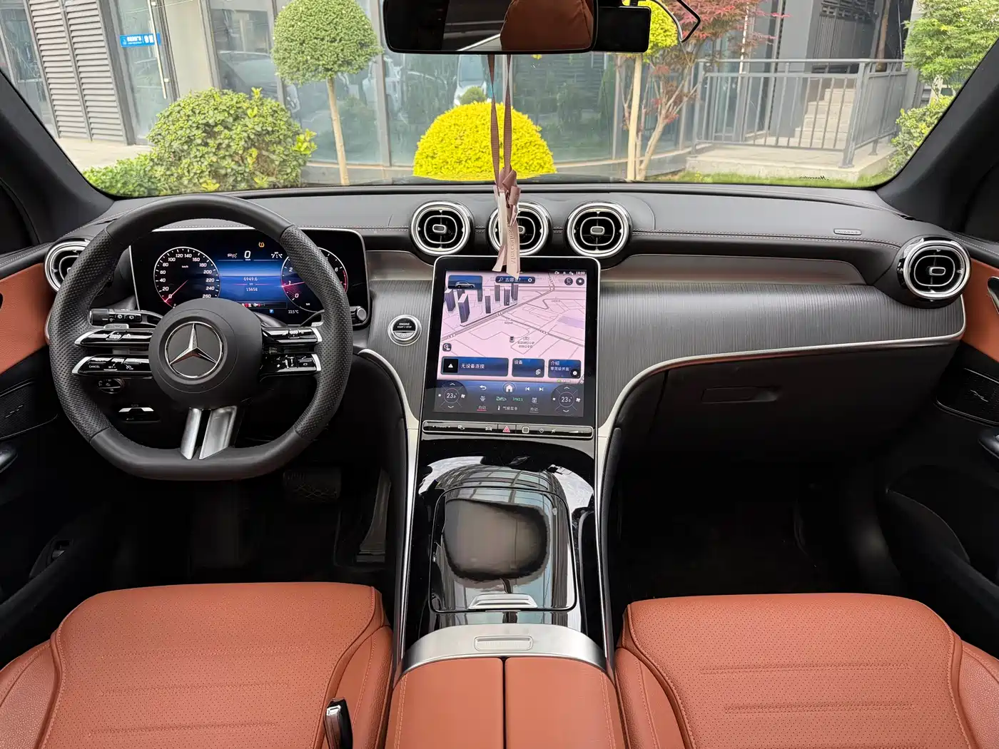 Mercedes-Benz GLC 2024 GLC 260 L 4MATIC Luxury 5-seater фото 9