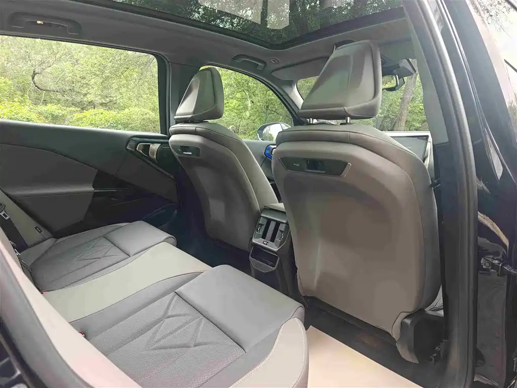 BMW X3 2025 xDrive30L Leading M Sport Package фото 11
