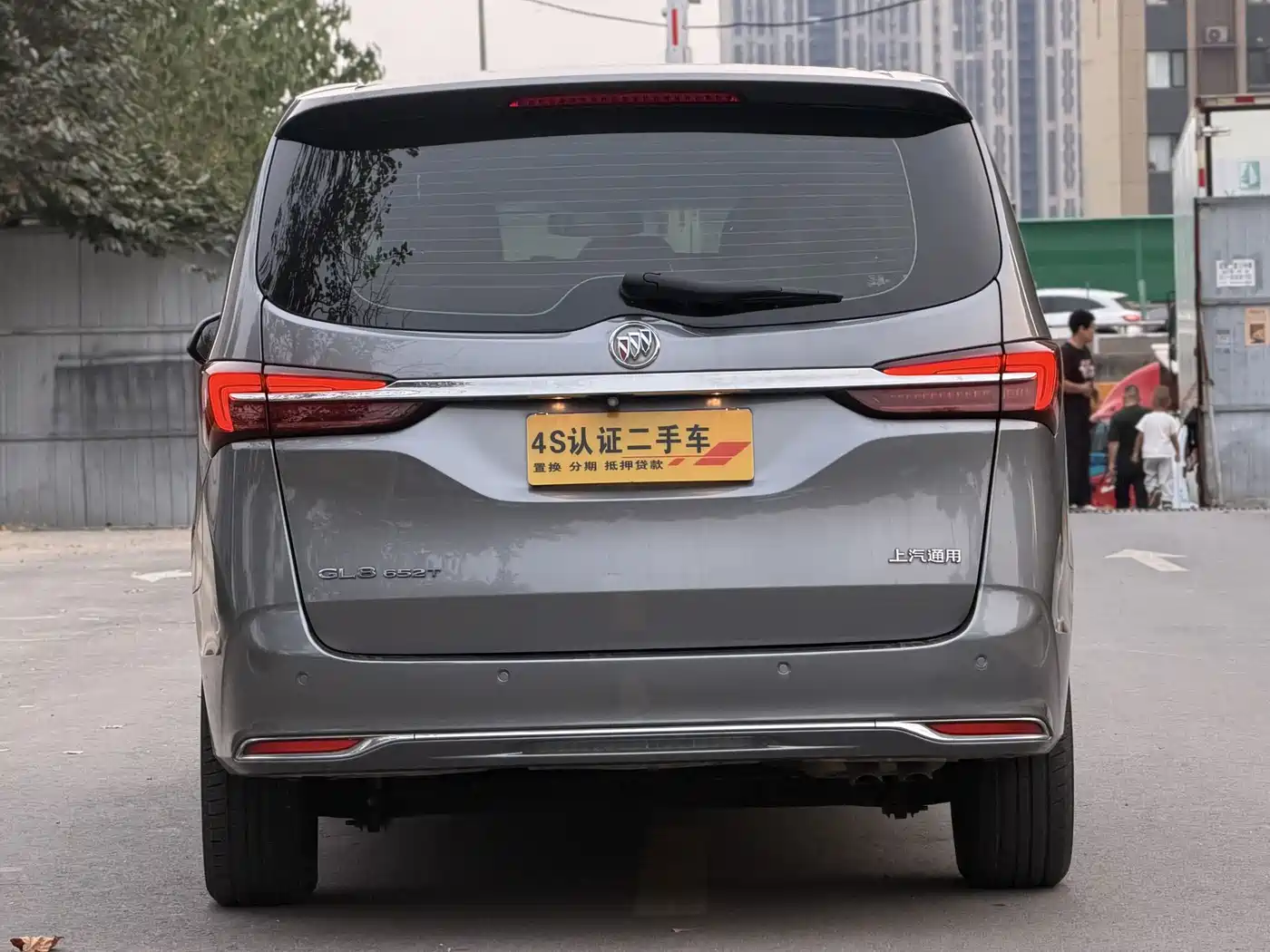 Photo 5 - Buick GL8