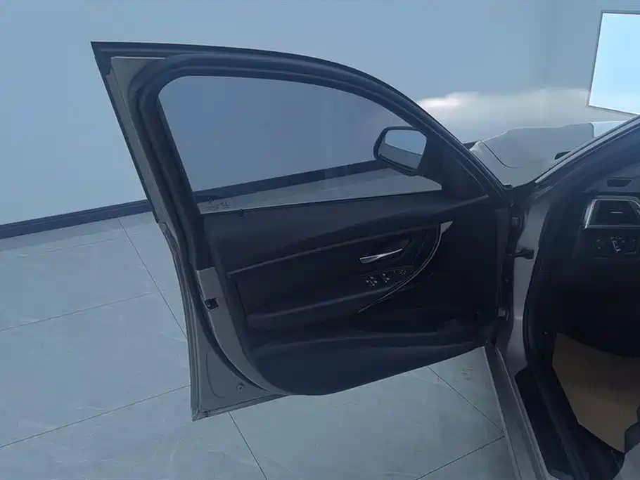 BMW 3 Series 2017 320Li Fashion фото 7