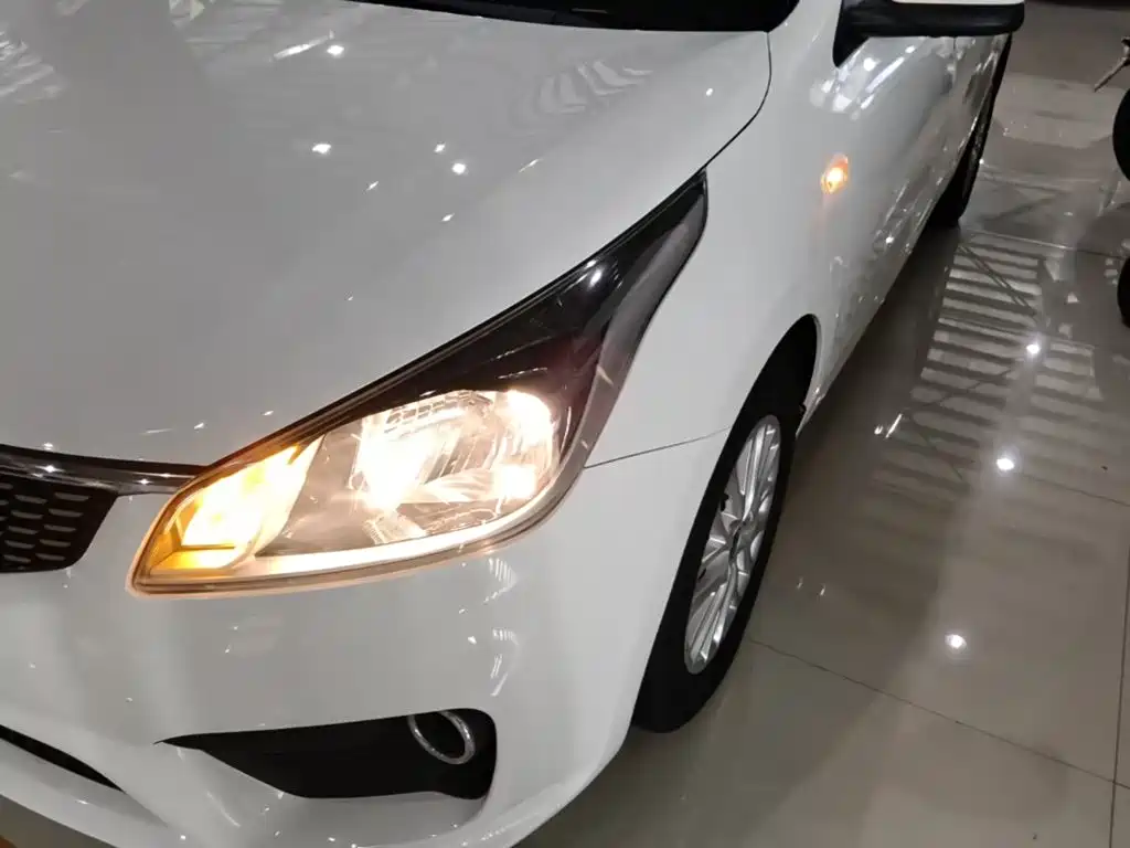 Kia K2 2017 2017 Sedan 1.4L AT GLS