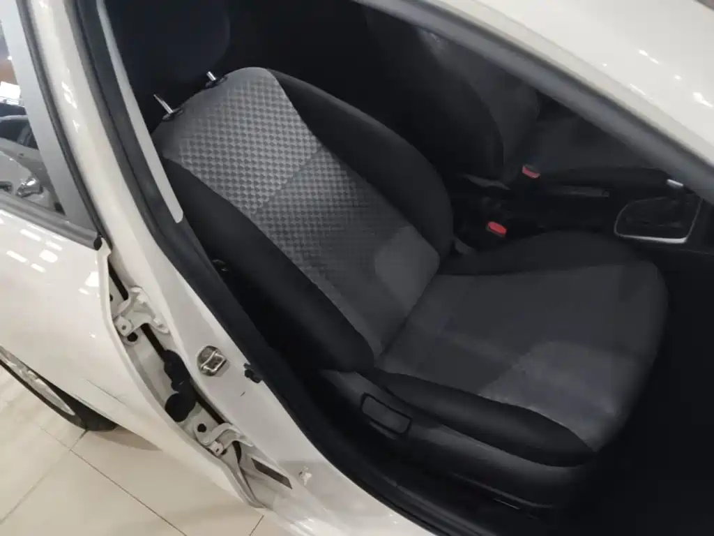 Kia K2 2017 2017 Sedan 1.4L AT GLS