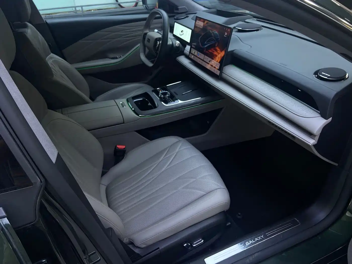 Geely Galaxy Galaxy Xingyao 8 2025 130km EM-P Starship Edition фото 25