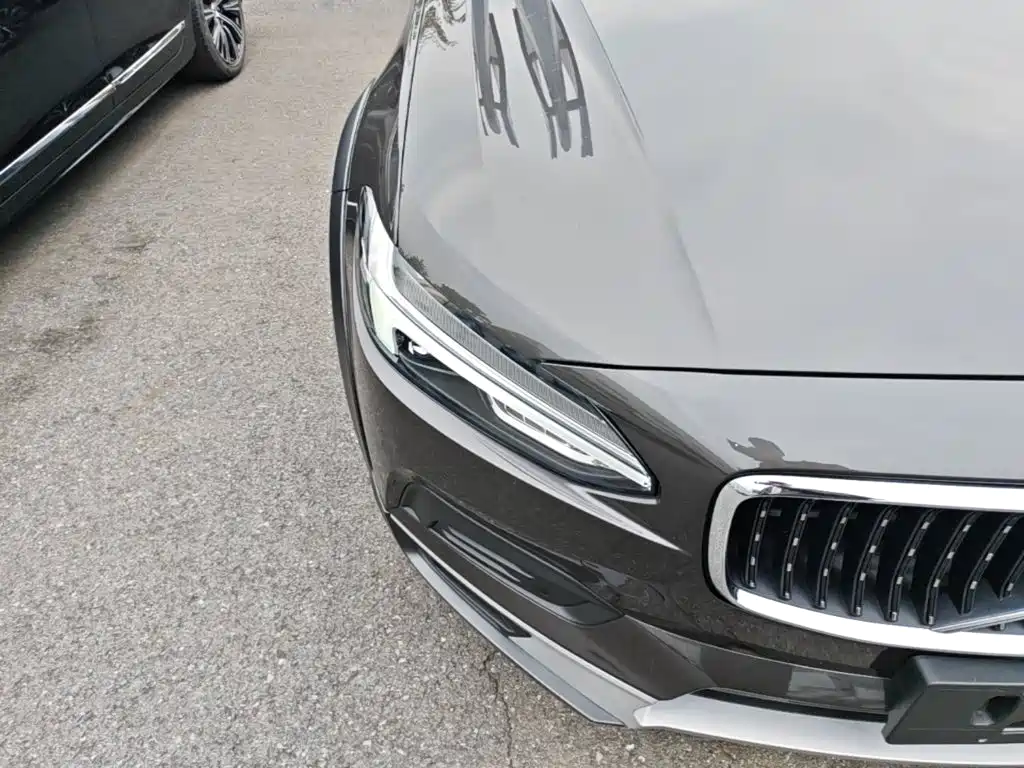 Photo 11 - Volvo V90