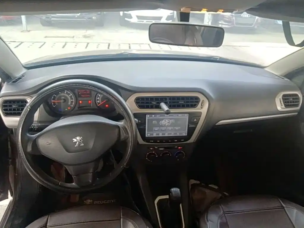 Photo 10 - Peugeot 301