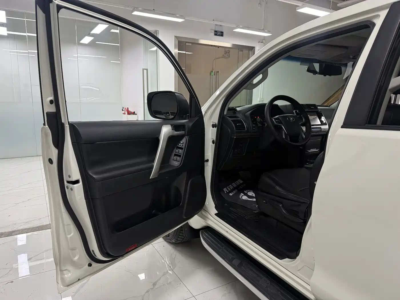 Toyota Prado 2018 3.5L Auto TX фото 6
