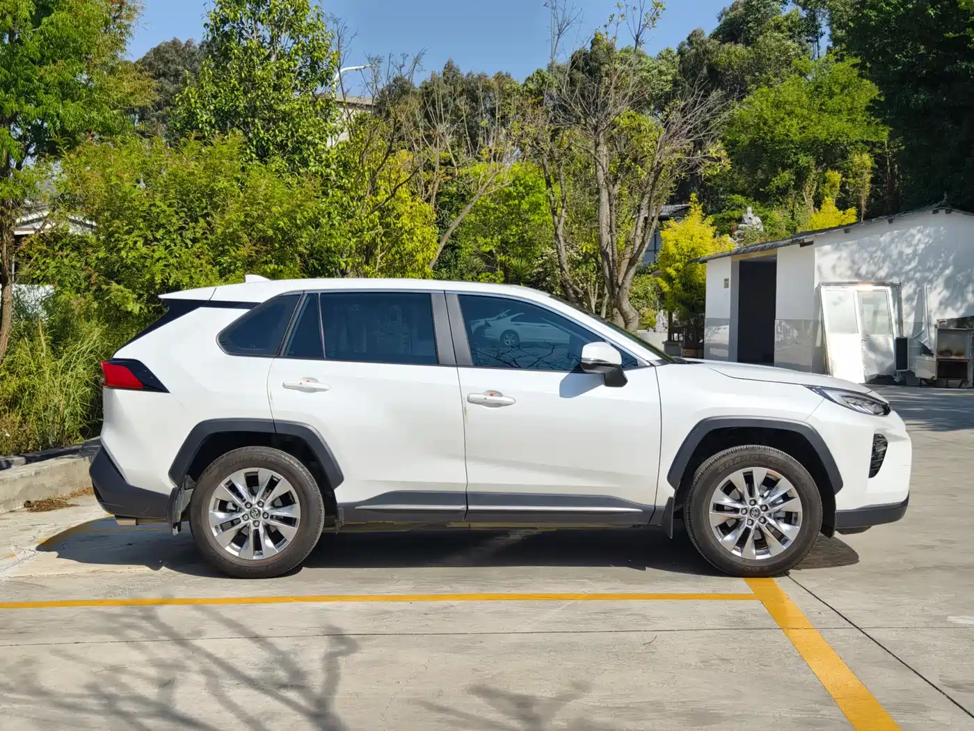 Toyota Wildlander 2024 2.0L CVT 2WD Urban Edition фото 8