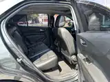Photo 13 - Chevrolet Equinox