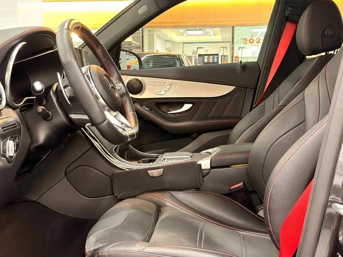 MERCEDES-BENZ GLC AMG