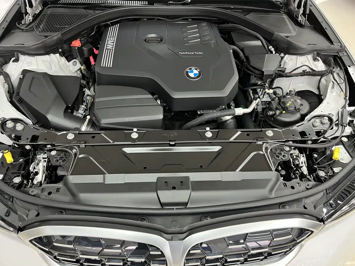 BMW 3 Series 2023 325i M Sport Package фото 28