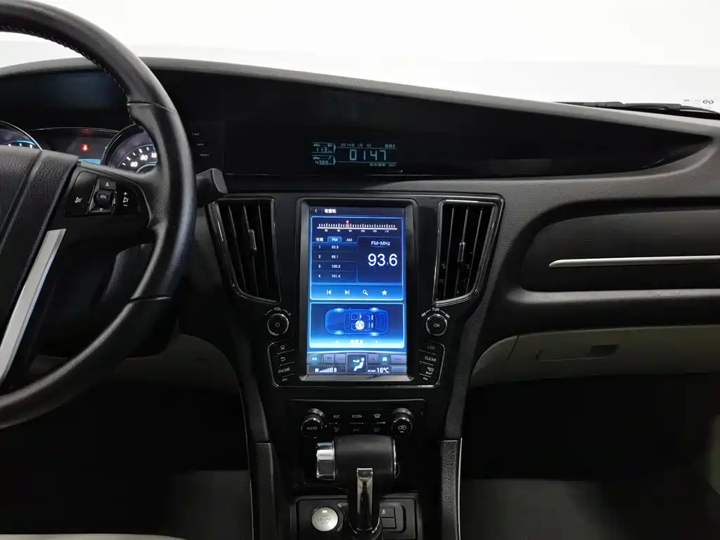 Фото 12 - BAIC Senova D50