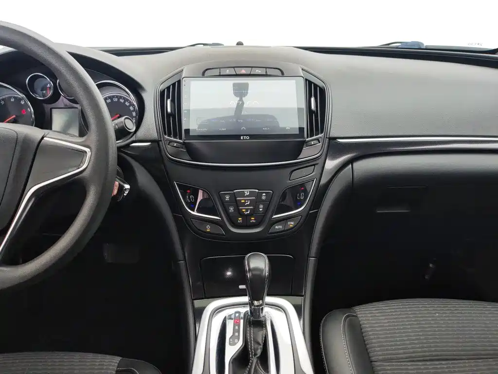 صورة 12 - Buick Regal