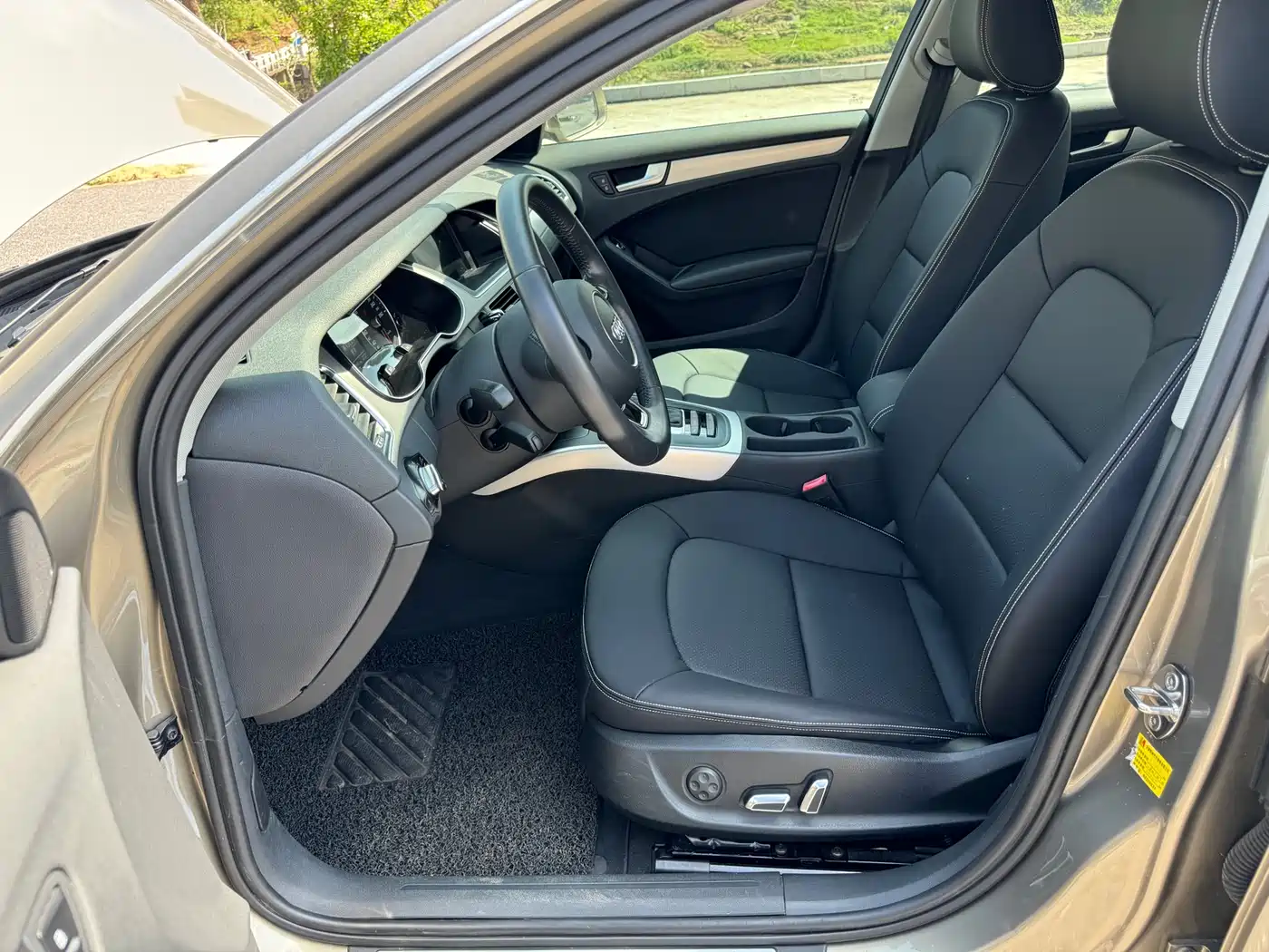 Audi A4L 2013 35 TFSI Automatic Standard фото 5