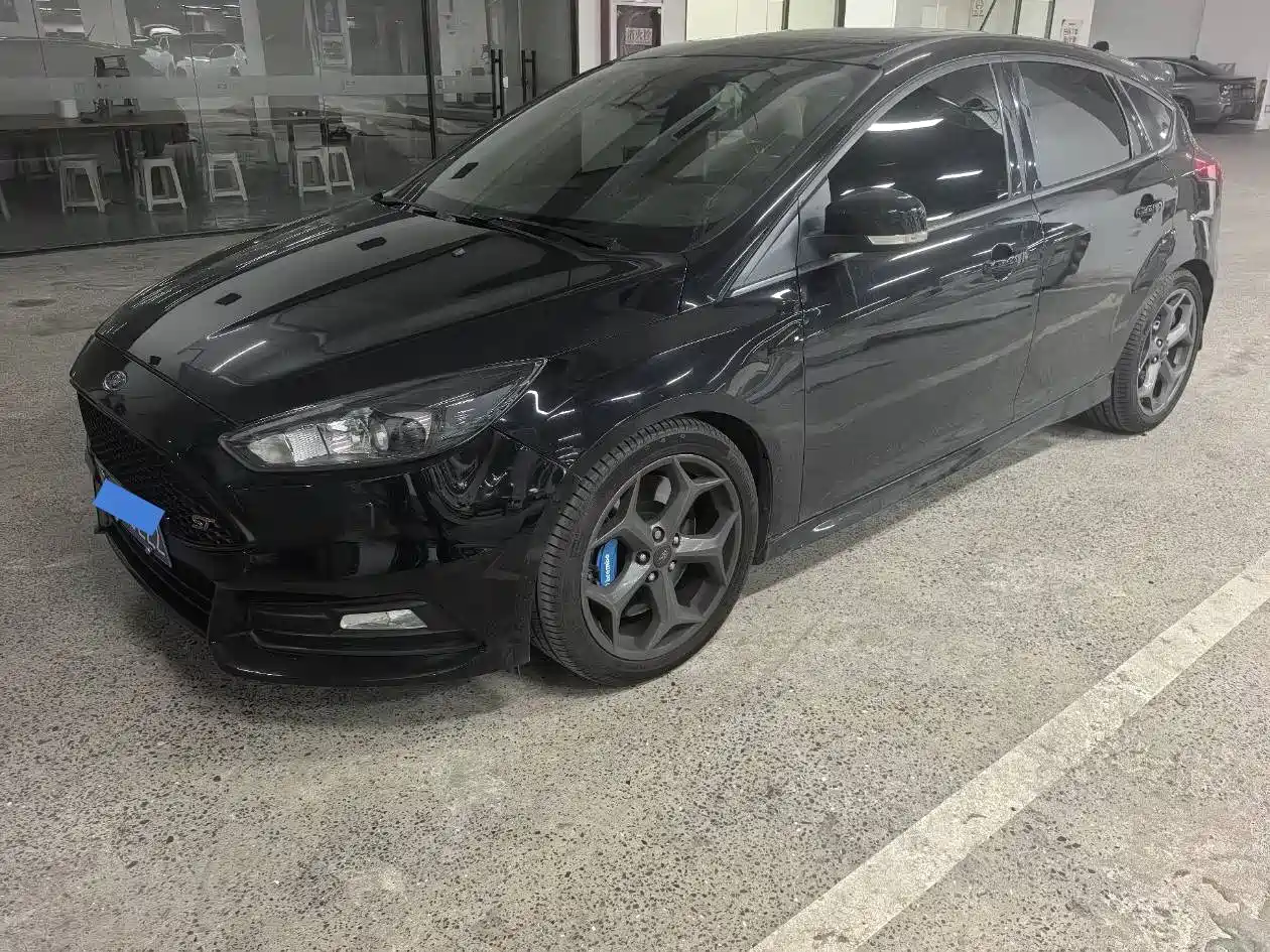 Ford Focus (Import) 2018 2015 2.0T ST Standard Edition