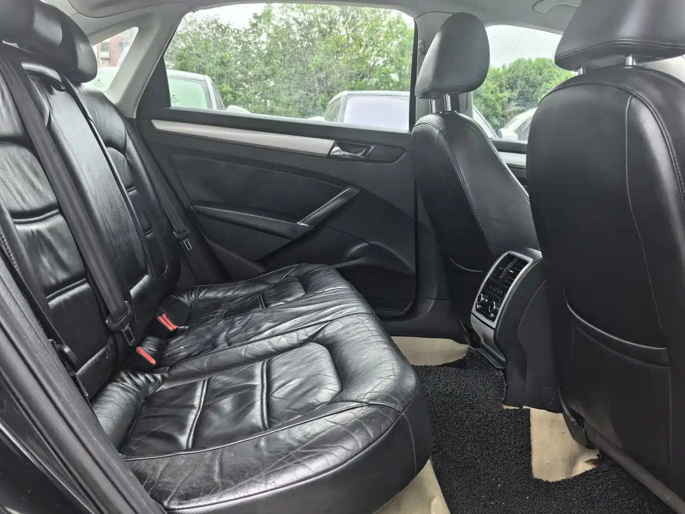 Volkswagen Passat 2011 1.8TSI DSG Royal Edition фото 8