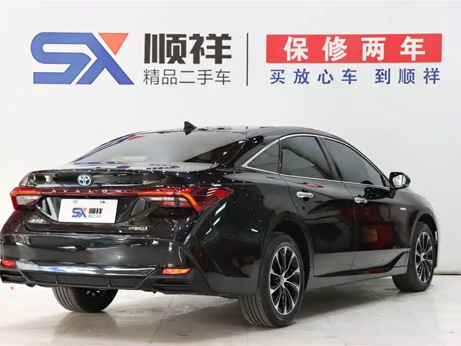 Toyota Avalon 2023 Hybrid 2.5L Luxury Edition фото 4