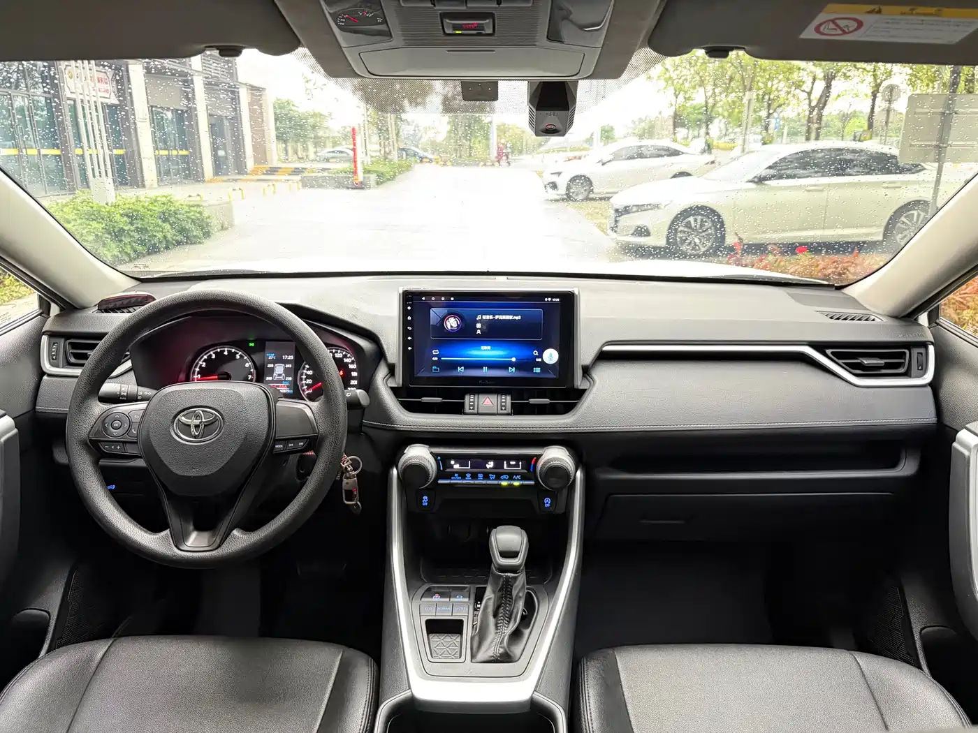 Toyota Wildlander 2022 2.0L CVT FWD Leading Edition фото 6