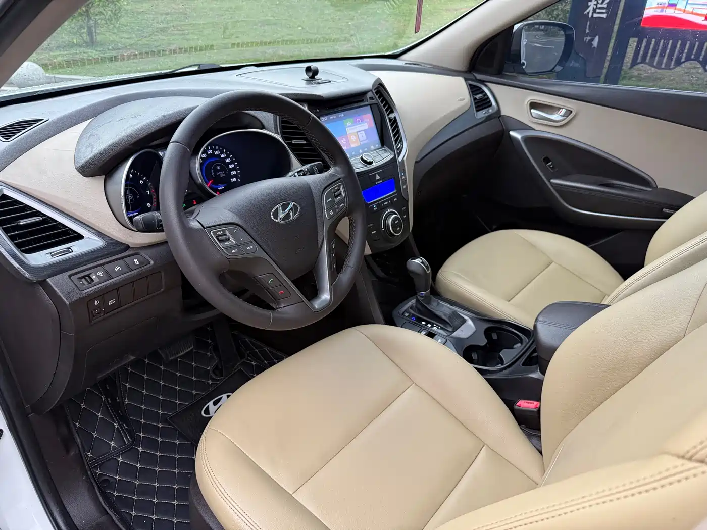 Hyundai Santa Fe 2013 Model 2.4L Automatic 2WD Smart фото 14