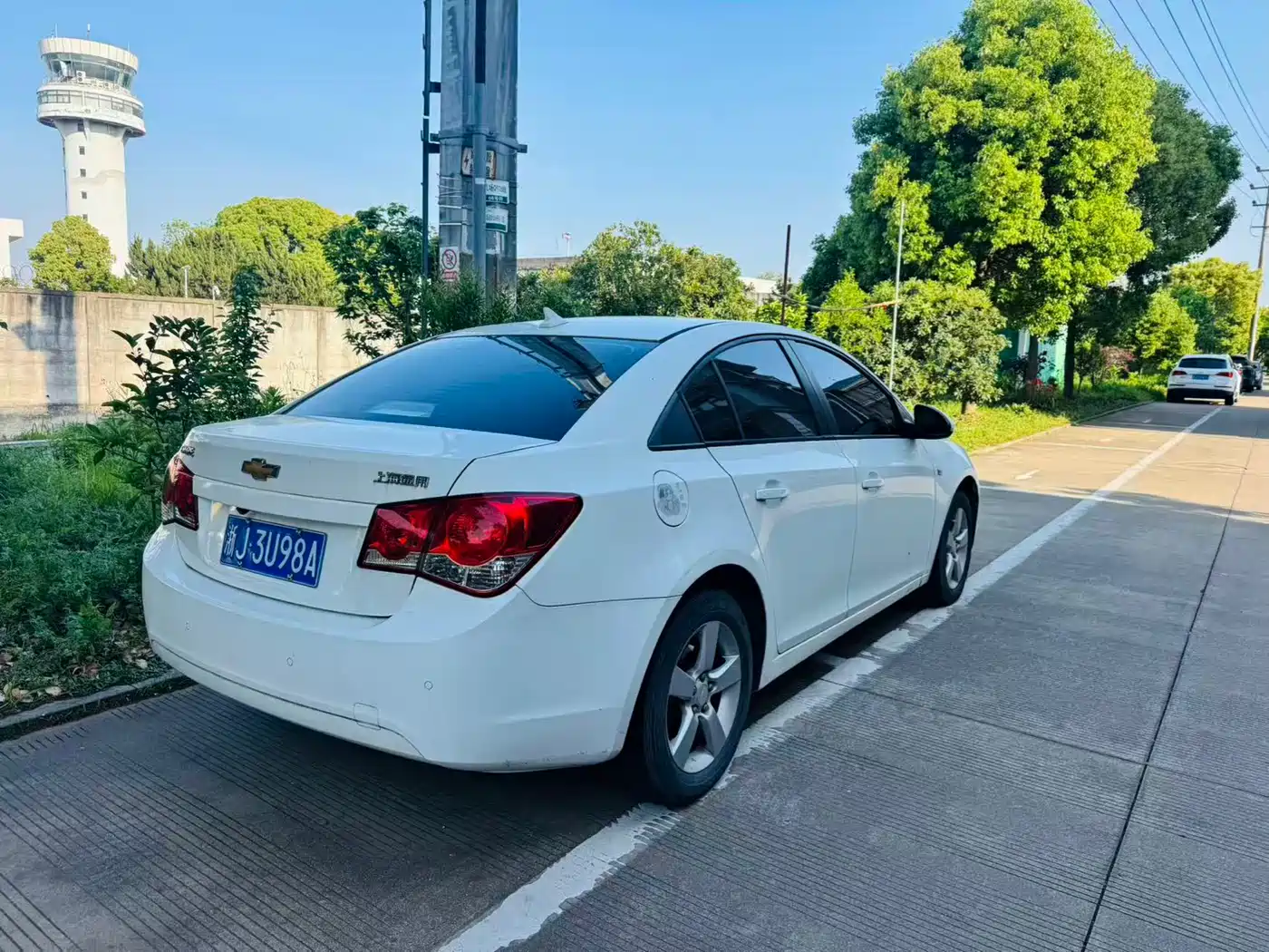 Chevrolet Cruze 2013 Model 1.8L SE AT фото 6