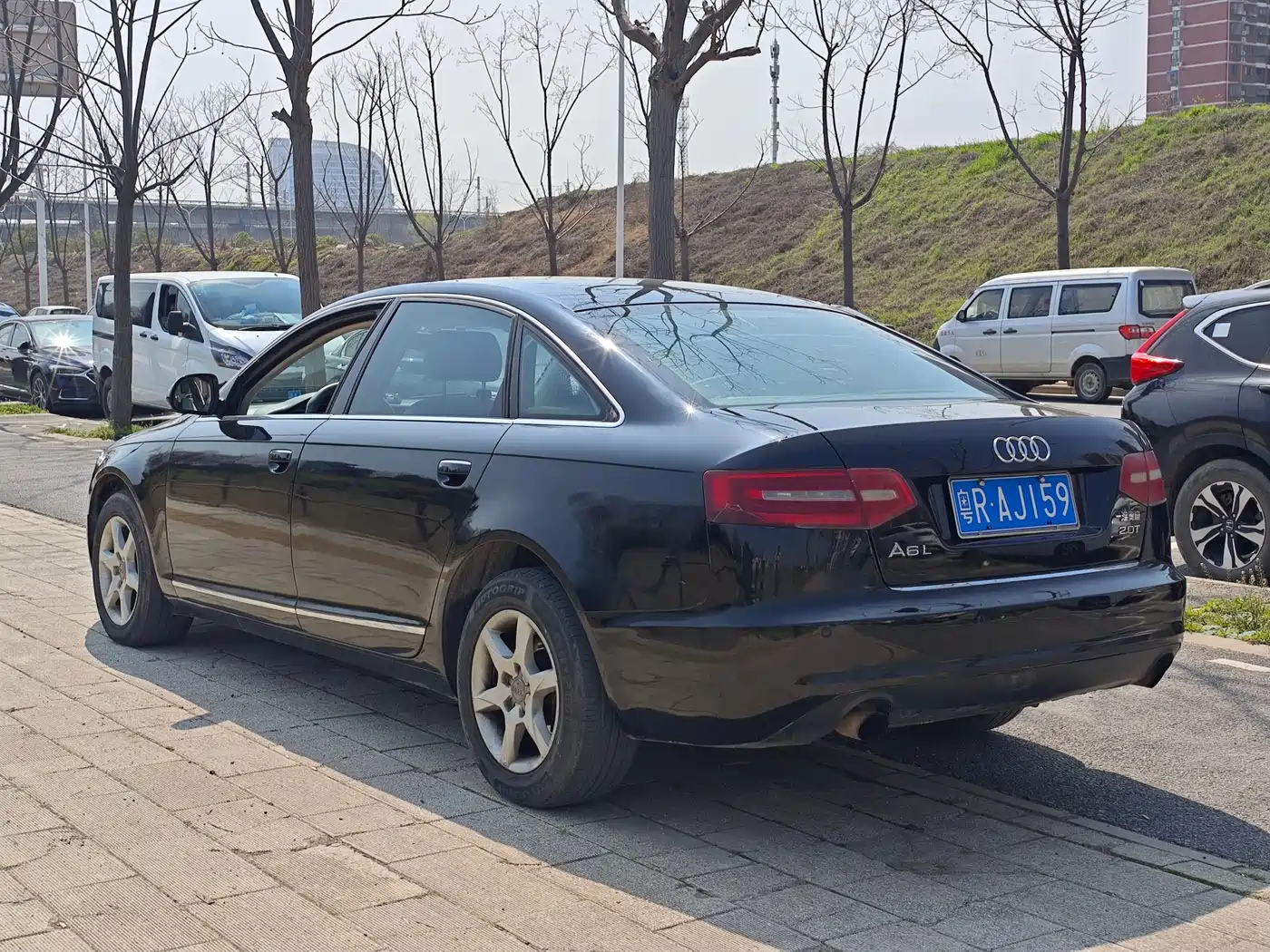 Audi A6L 2011 2.0 TFSI Automatic Comfort фото 9