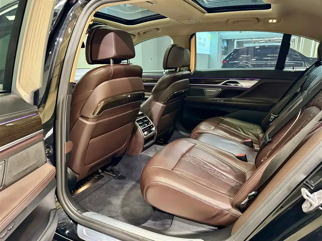 BMW 7 Series 2019 730Li Luxury Package фото 20