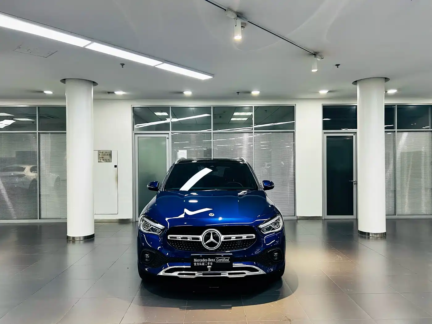 MERCEDES-BENZ GLA