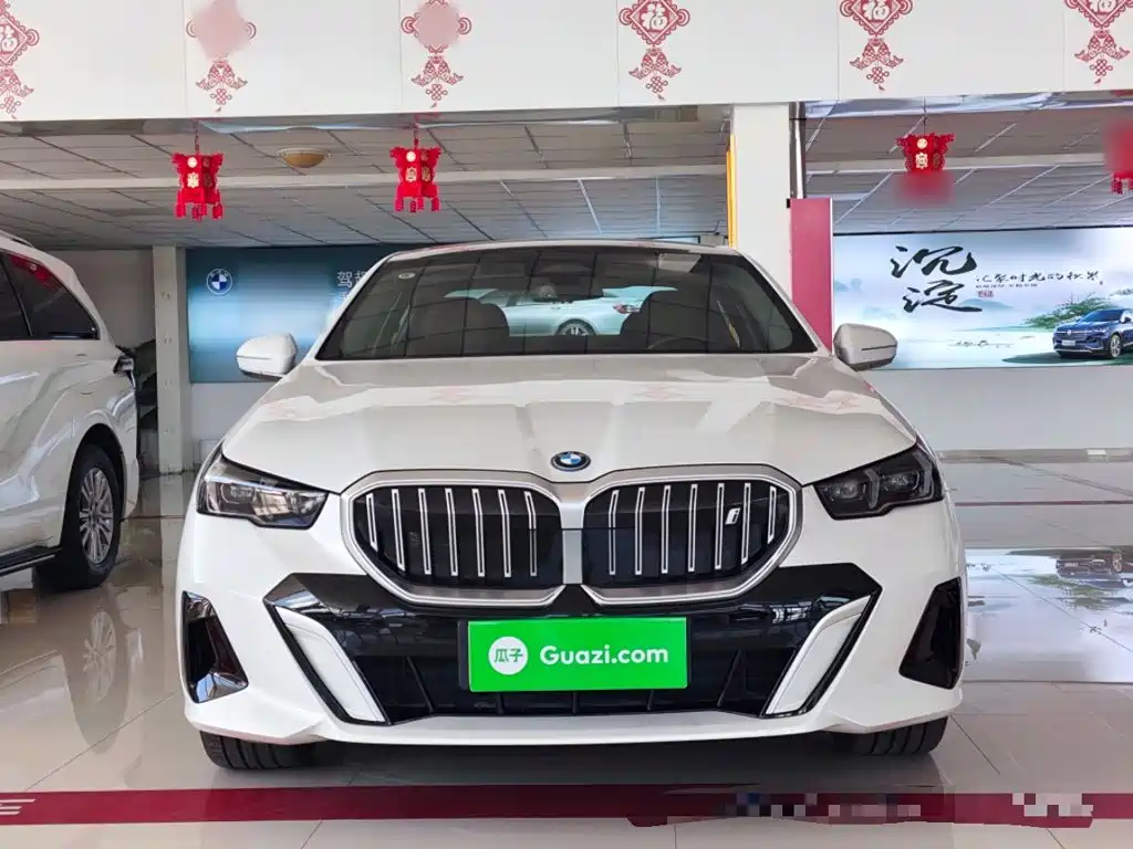 2025 BMW i5