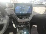 Photo 13 - Peugeot 2008