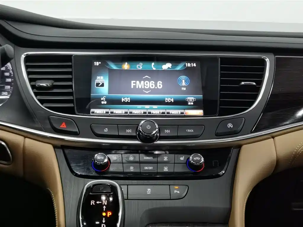 Buick LaCrosse 2018 Model 28T Elite Edition фото 12