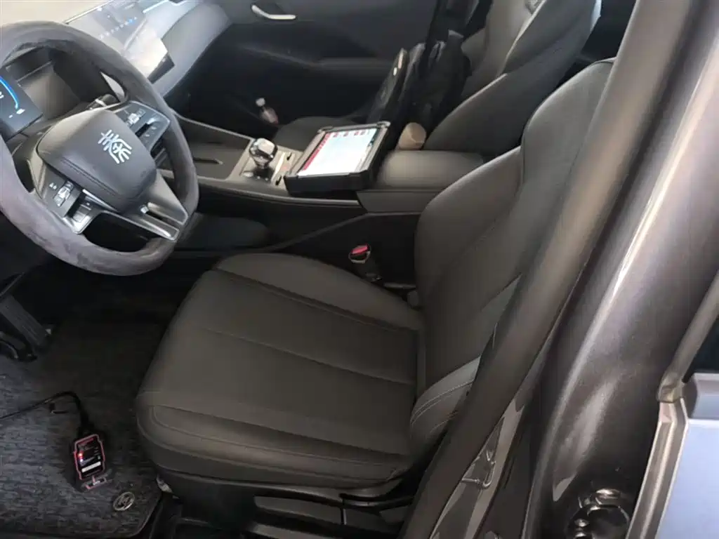 BYD Qin PLUS 2025 DM-i Smart Drive 55KM Leader фото 15