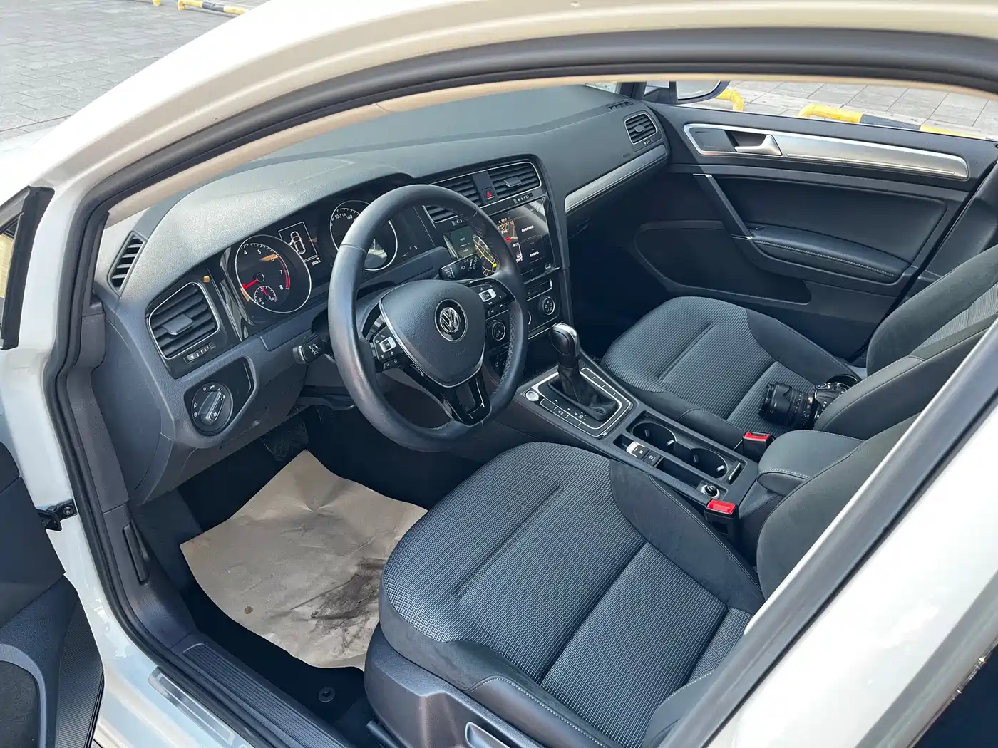 Volkswagen Golf 2020 Beloved Edition 280TSI DSG Comfort фото 9