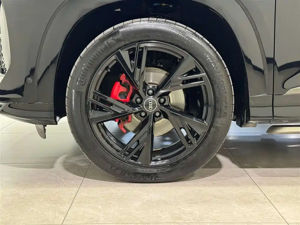 Audi Q6 2024 45 TFSI quattro Black Warrior Edition 6-seater фото 10