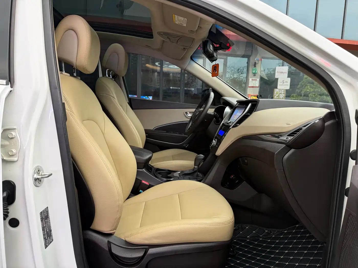 Hyundai Santa Fe 2013 Model 2.4L Automatic 2WD Smart фото 16