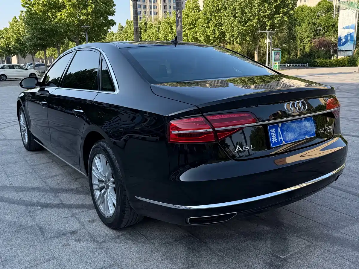 Audi A8 2014 A8L 45 TFSI quattro Comfort фото 4