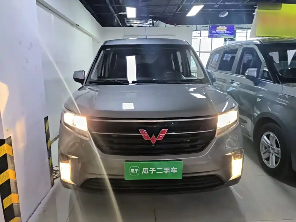 Wuling Motors Wuling Hongguang PLUS 2019 2019 1.5T Manual Luxury 7-seater