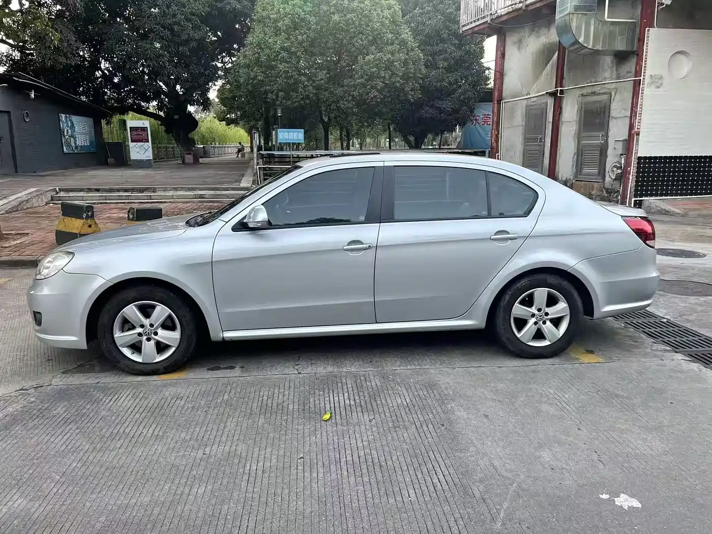 Volkswagen Lavida 2013 Classic 1.6L Automatic Trend Edition фото 8