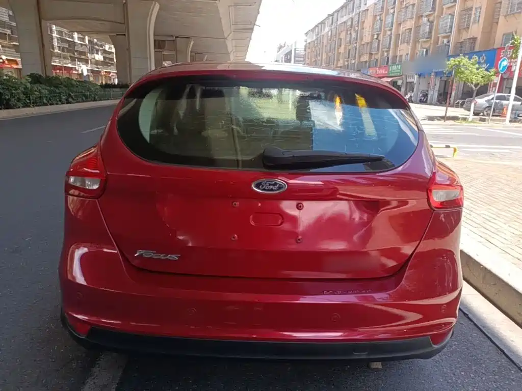 Фото 6 - Ford Focus