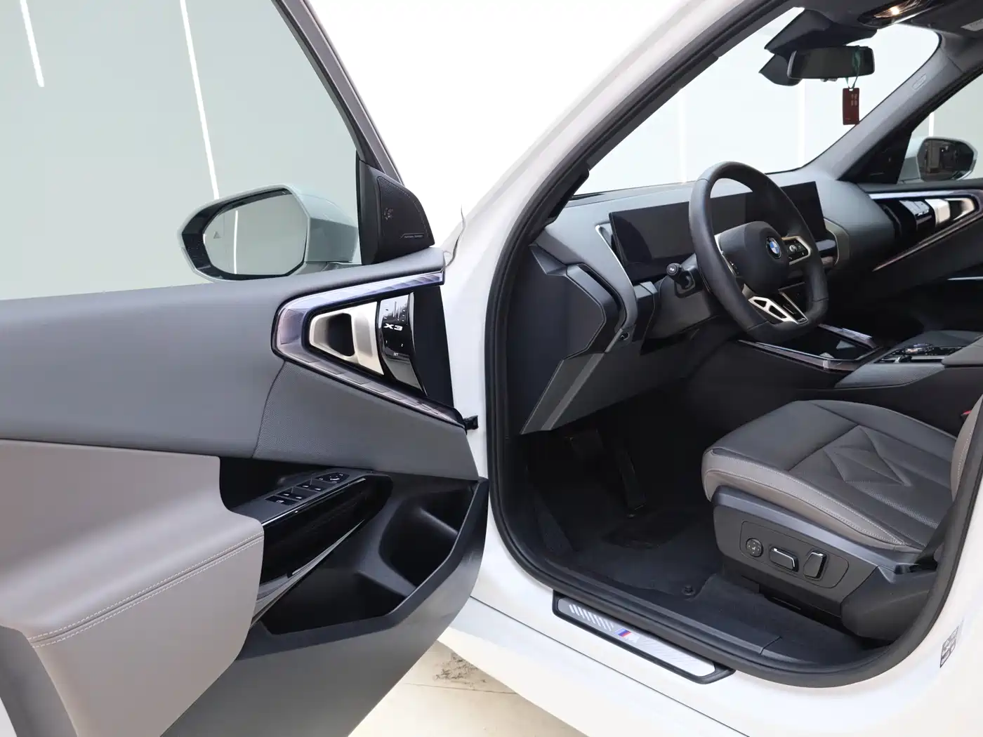 BMW X3 2025 xDrive30L Premium M Sport Package фото 14