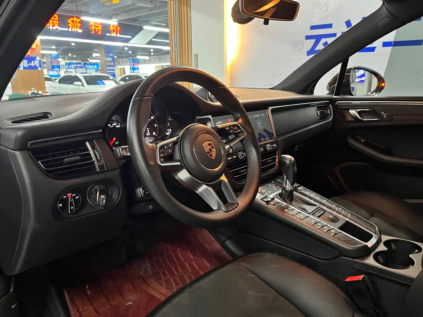 Porsche Macan 2018 Macan 2.0T фото 9