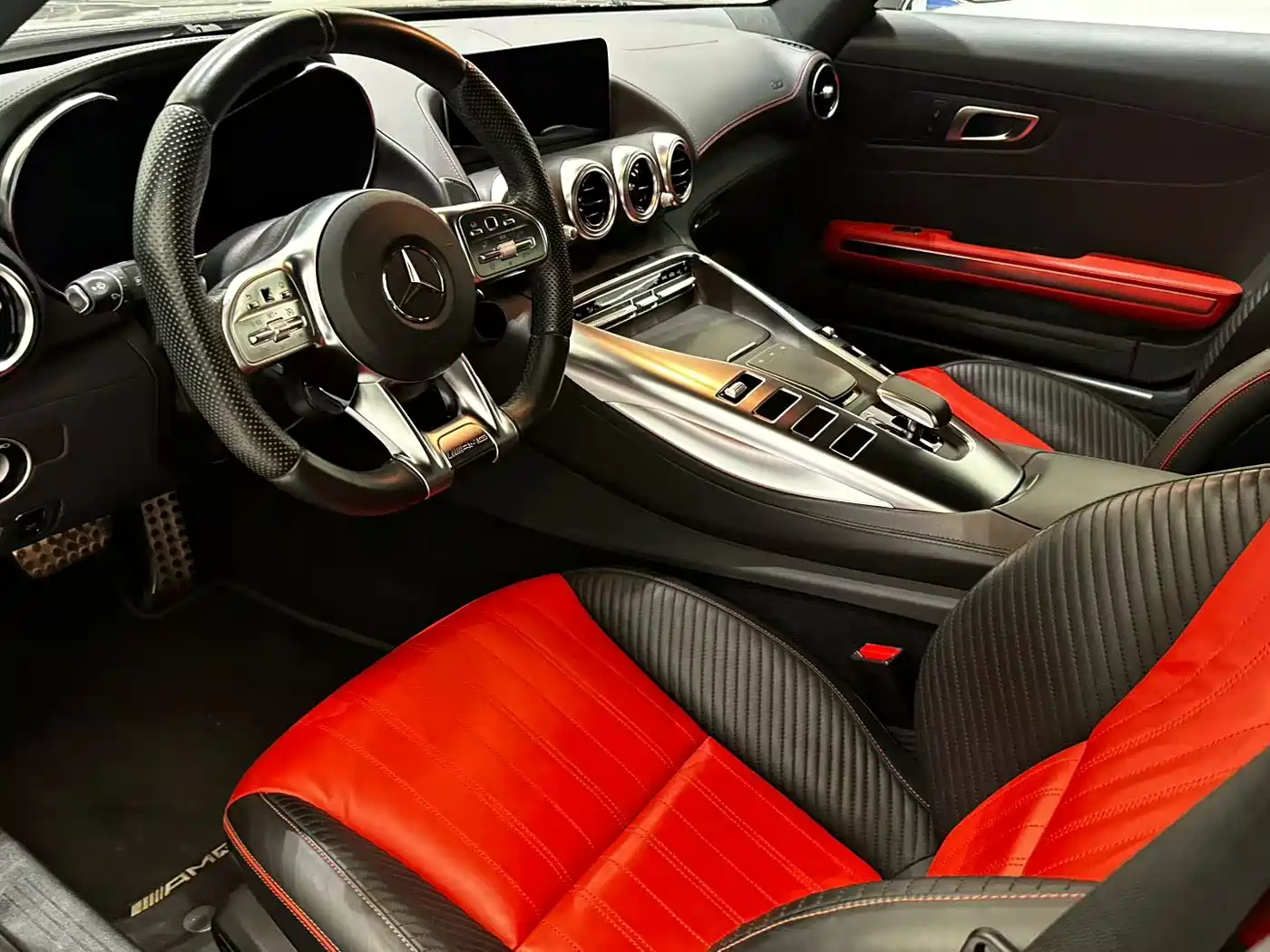 MERCEDES-BENZ AMG GT