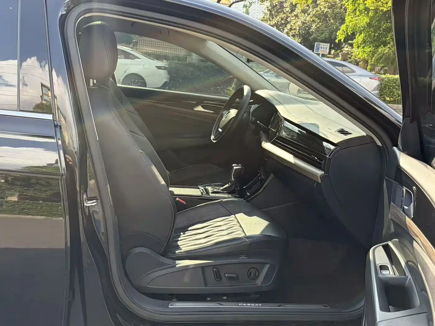 Volkswagen Passat 2019 330TSI Premium Edition China V фото 11