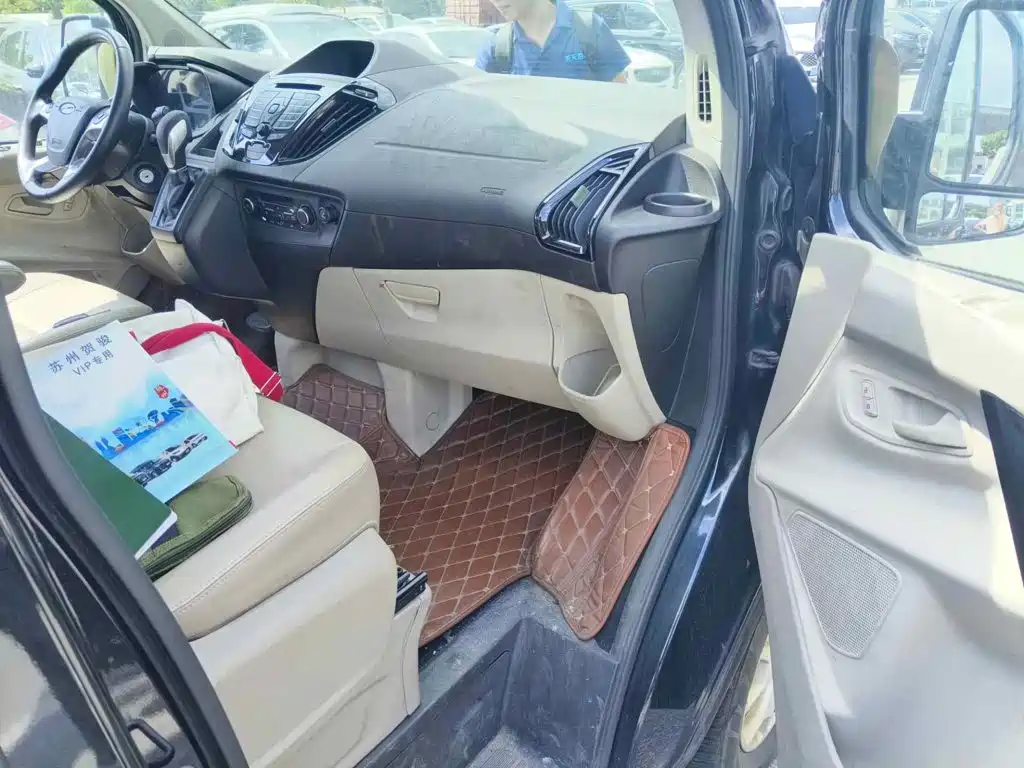 Photo 13 - Ford Tourneo
