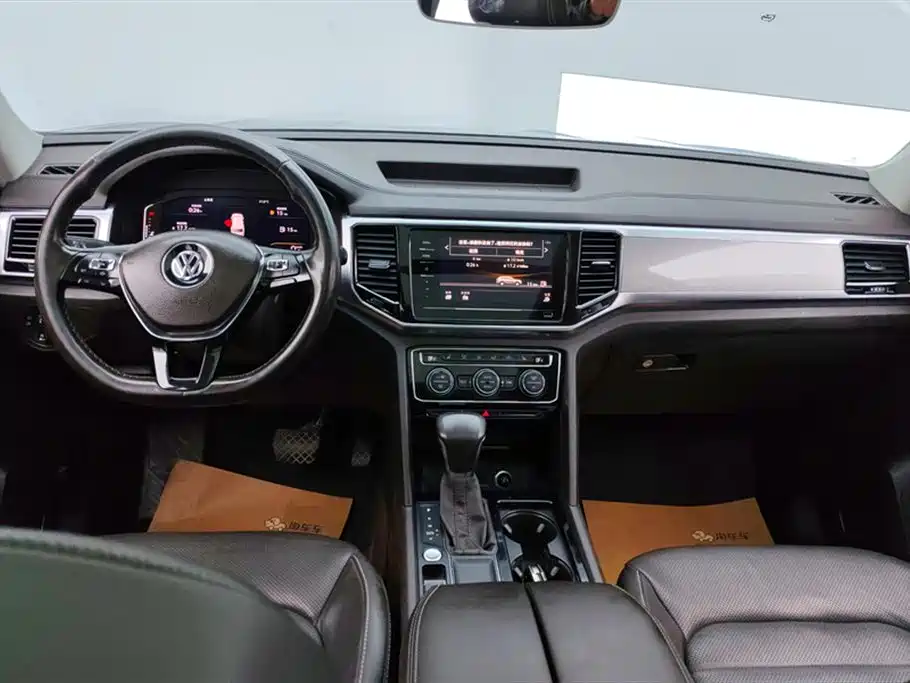Volkswagen Teramont 2020 330TSI 2WD Luxury China VI фото 12