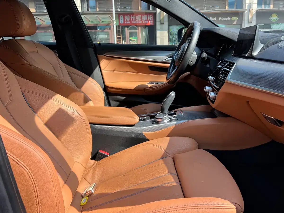 BMW 5 Series (Import) 2018 525i M Sport Package фото 11