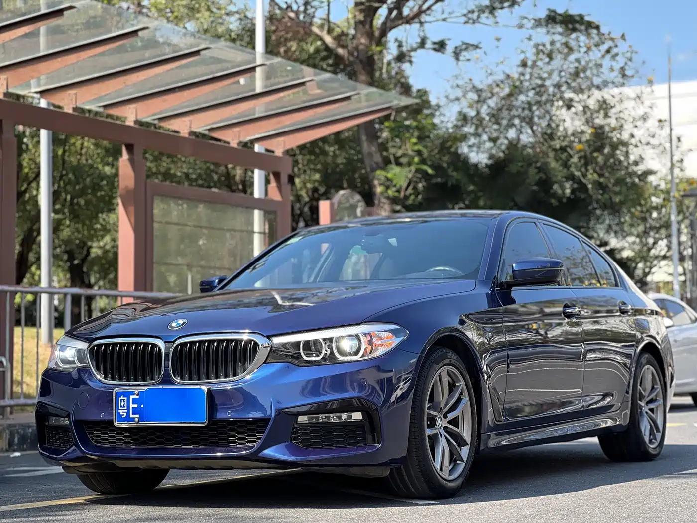 BMW 5 Series (Import) 2018 525i M Sport Package фото 5